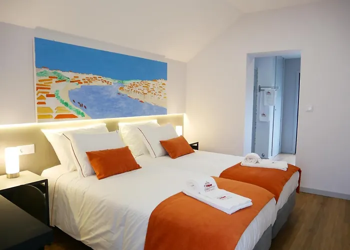 Serra do Pilar Porto Suites